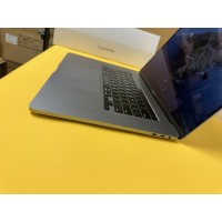 APPLE Laptop